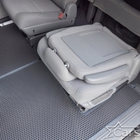 Автомобильные коврики EVA на Chrysler Grand Voyager V (2008->) 2 ряд: кресла 1+1 не убираются в пол